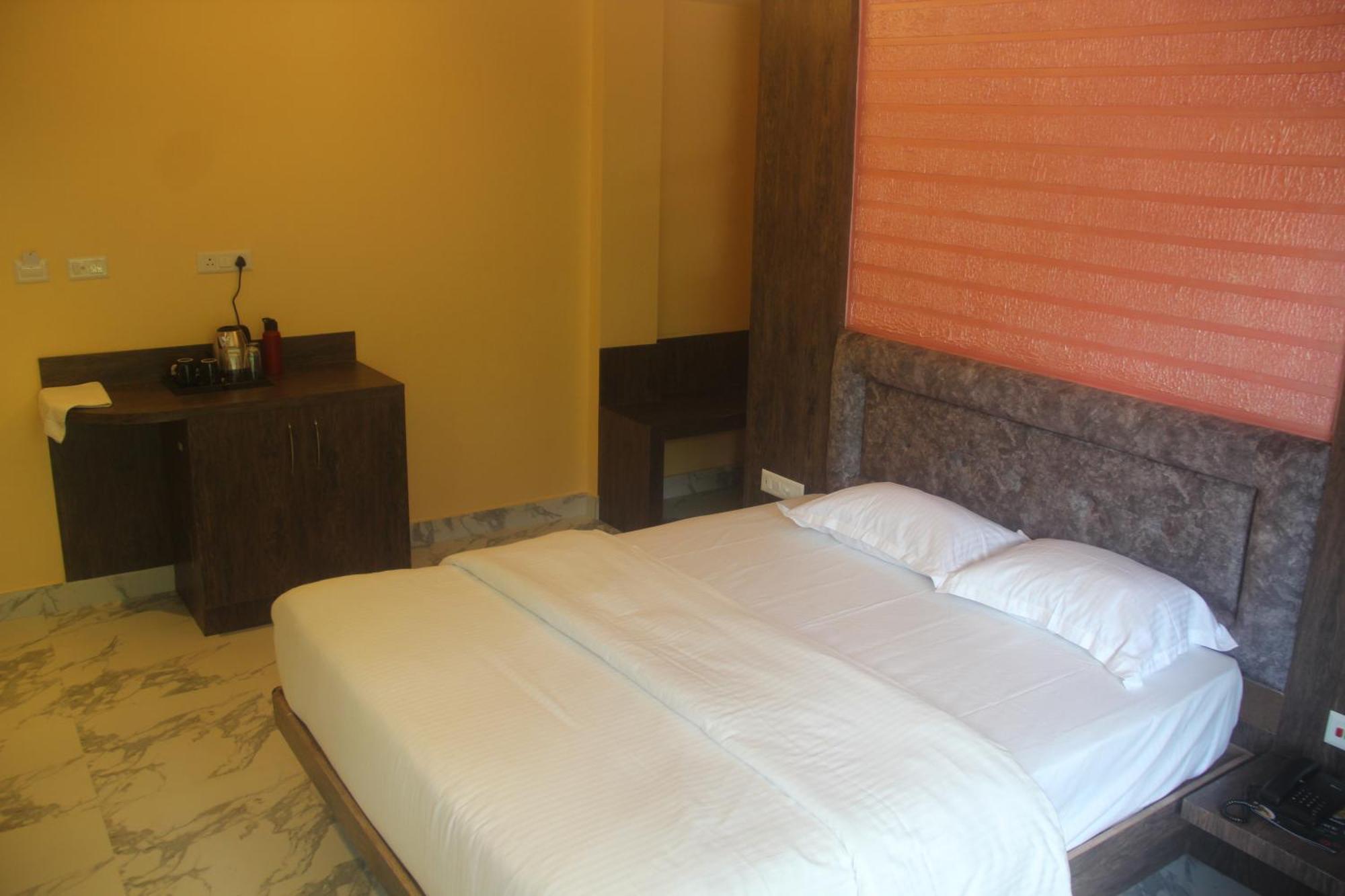 Hotel Serene Palace ميناء بلير المظهر الخارجي الصورة