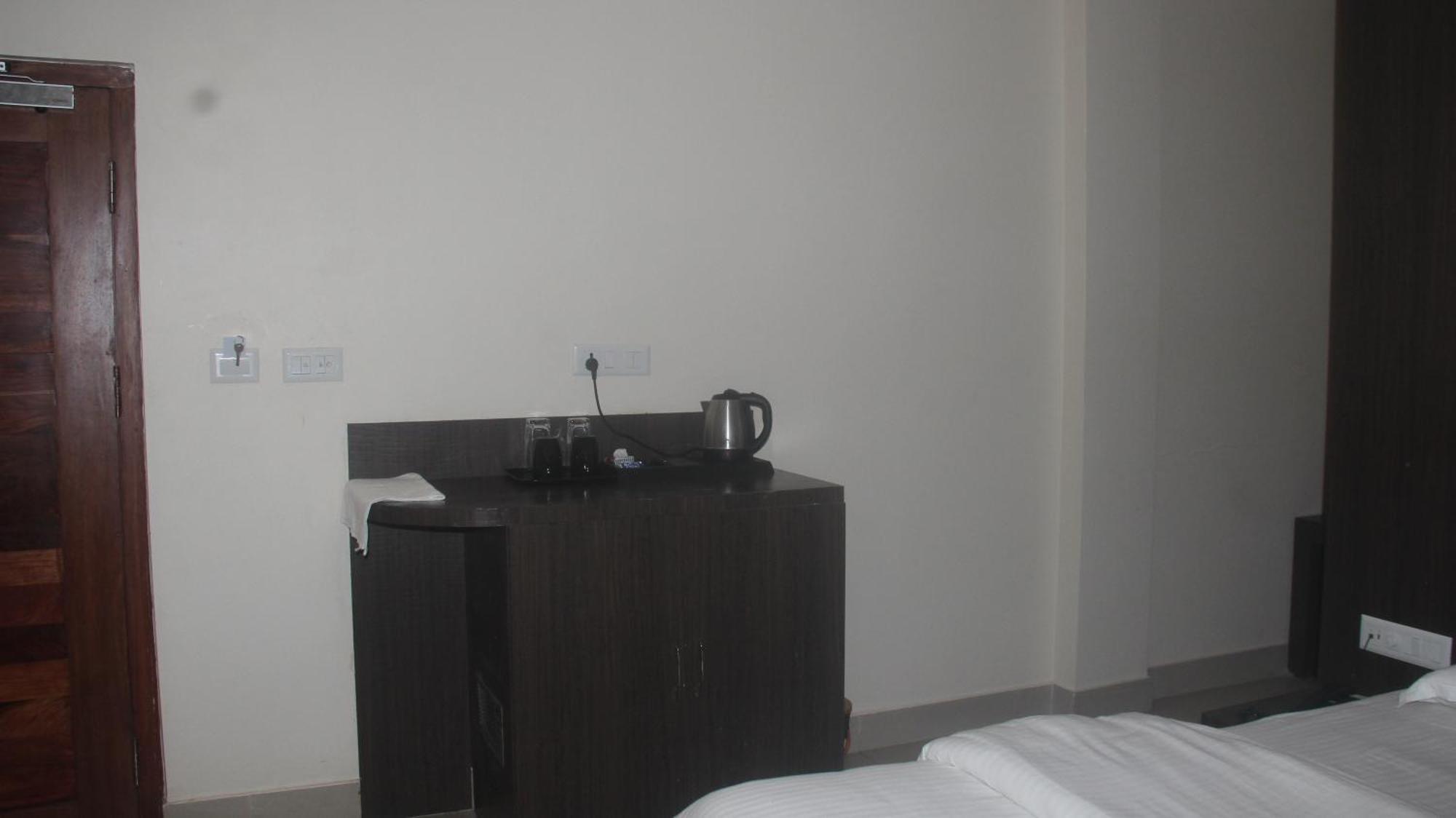 Hotel Serene Palace ميناء بلير المظهر الخارجي الصورة