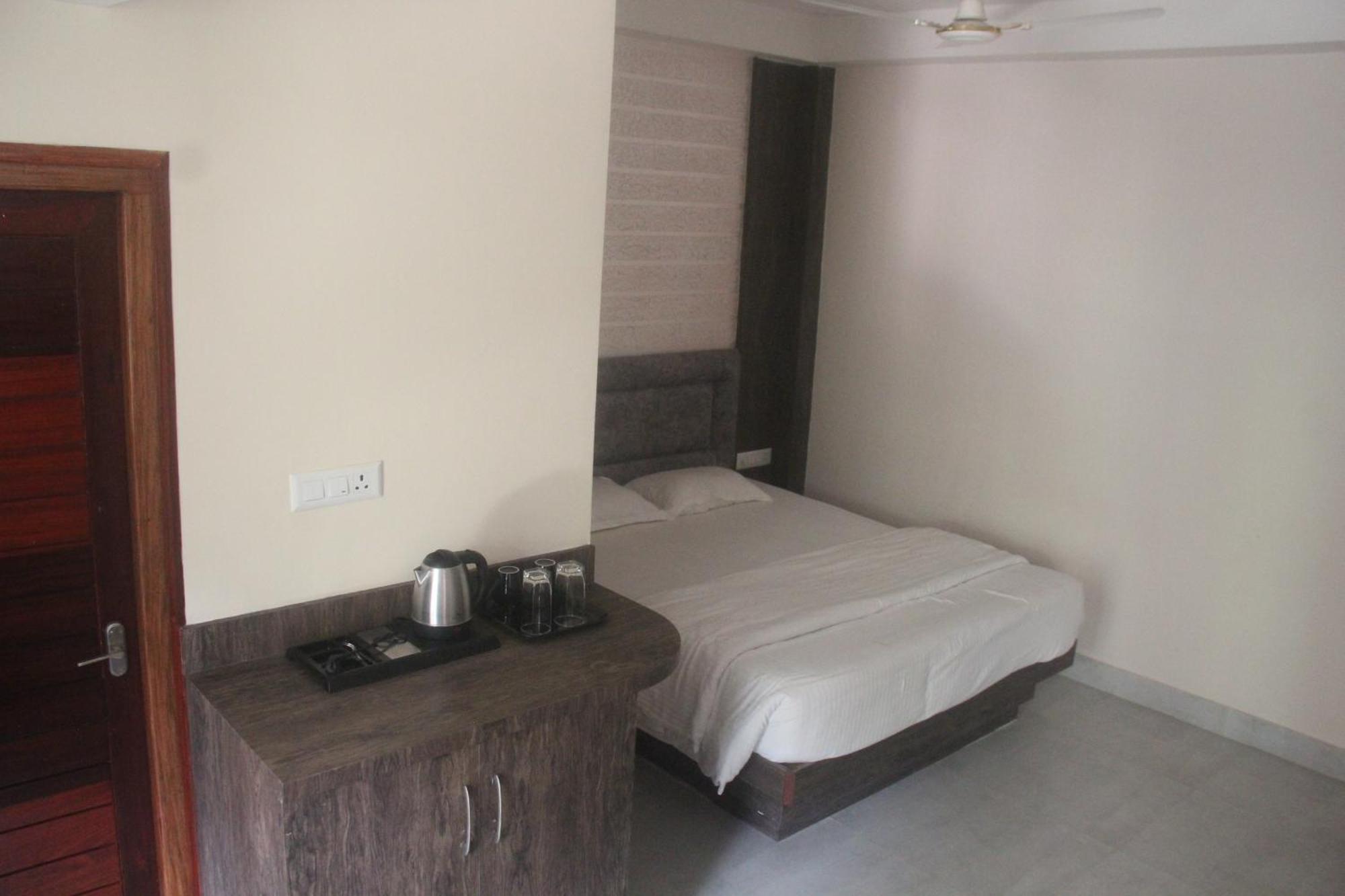 Hotel Serene Palace ميناء بلير المظهر الخارجي الصورة