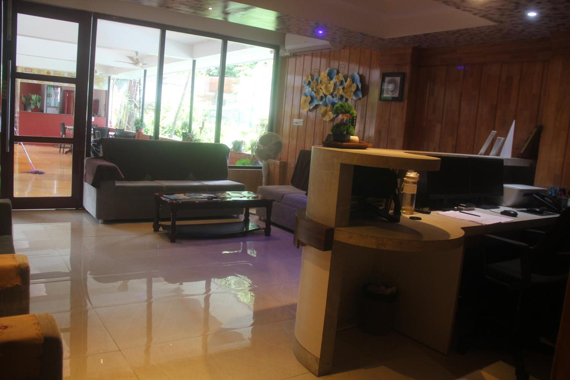Hotel Serene Palace ميناء بلير المظهر الخارجي الصورة