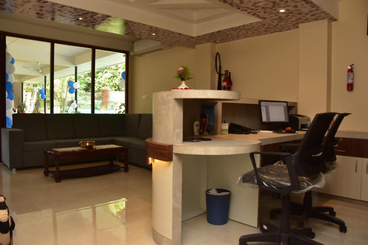 Hotel Serene Palace ميناء بلير المظهر الخارجي الصورة
